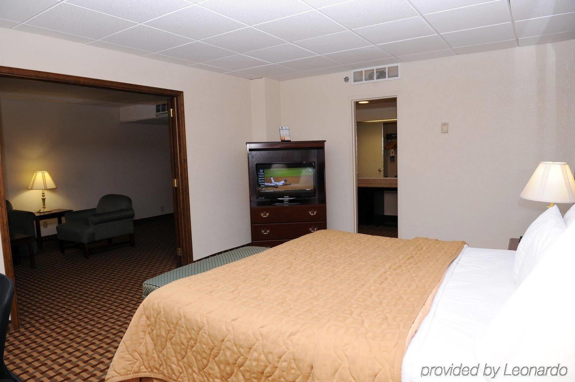 Quality Inn And Suites Conference Center Richmond Habitación foto